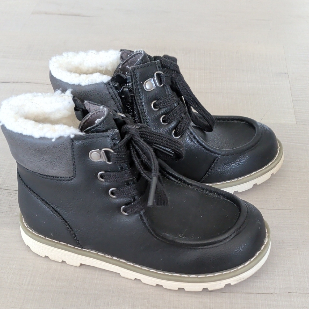 Old Navy Black Kids Boots with Cozy Lining